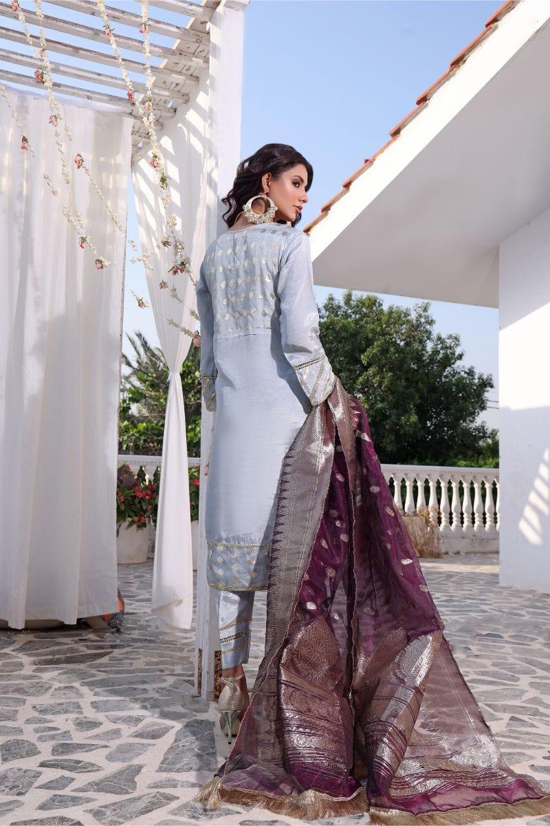 Oaks - Yumi - Raw Silk with Banarsi Dupatta 3 Pieces - Studio by TCS