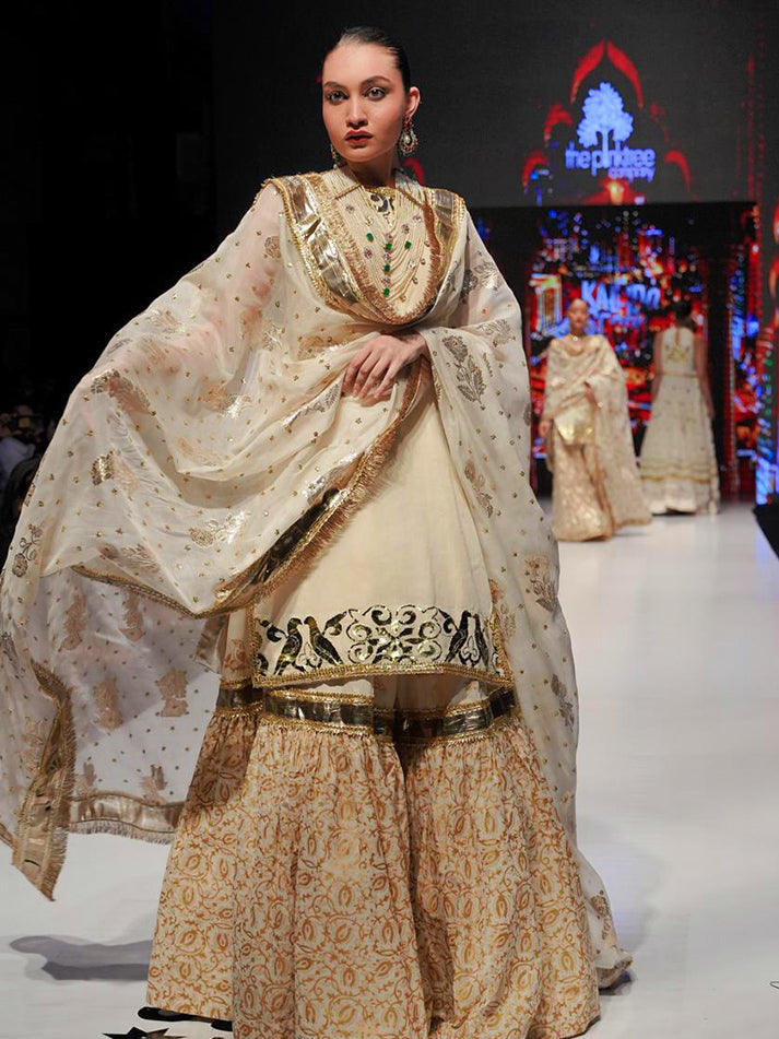 Pinktree ZAR-GUN 3 Piece Suit Ivory