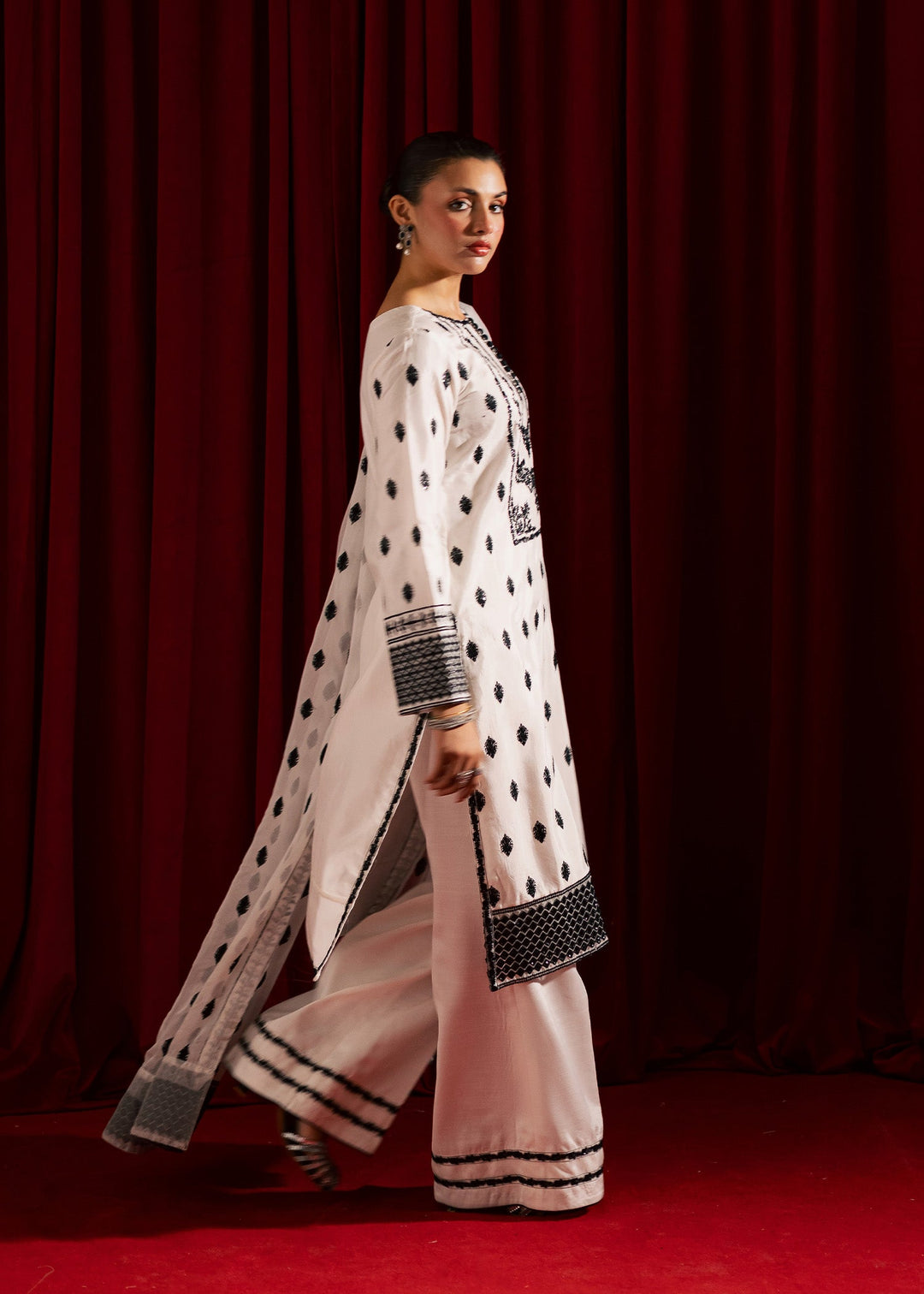 Allure by Ih - KUMARI - White and Black - 3 Piece