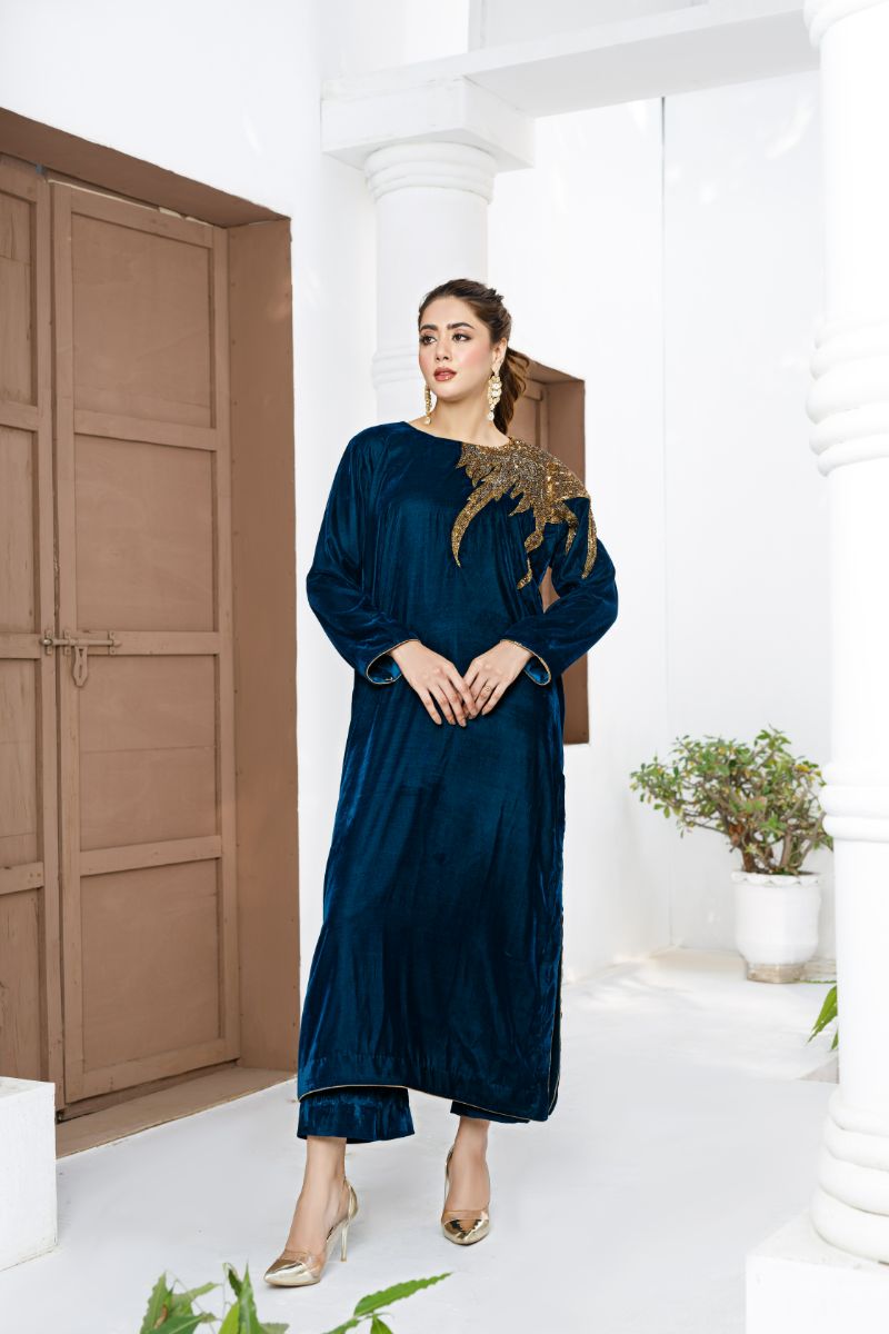 blue velvet dress pakistani Velvet blue, sleek, and fancy - just my kind of mood : @tarzerangofficial . OOTD | Velvet Dress | Blue | Pakistani Wedding | Velvet Outfit inspo | Festive Wear | Velvet Look | Elegant Outfit | Desi Wear | Shaadi