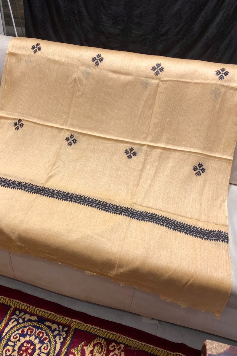 Design by Amina - Hand Work Thread Paka Work - Wool Shawl - 11 - Studio by TCS