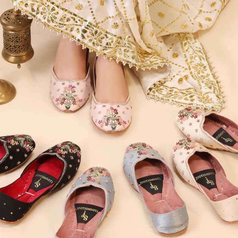 JootiShooti - Ombre Oasis Black Khussa For Women