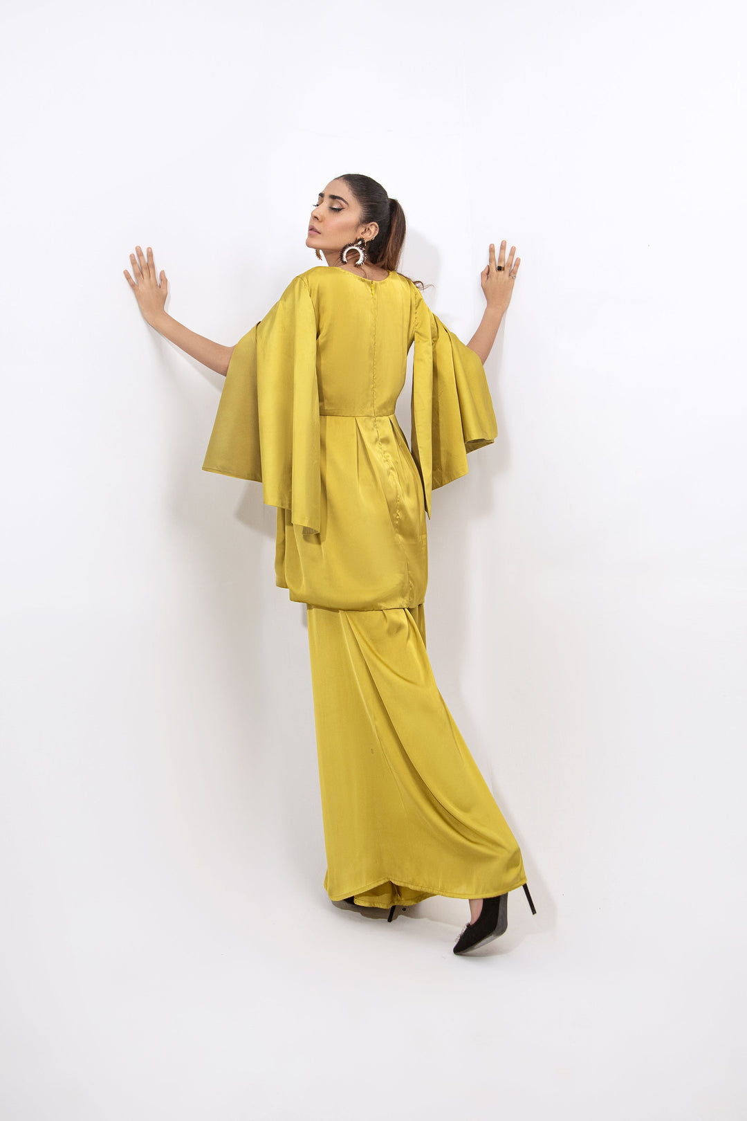 Syah - Co-Ord Set Bell Sleeves Top With Palazzo - Silk - 2 Piece