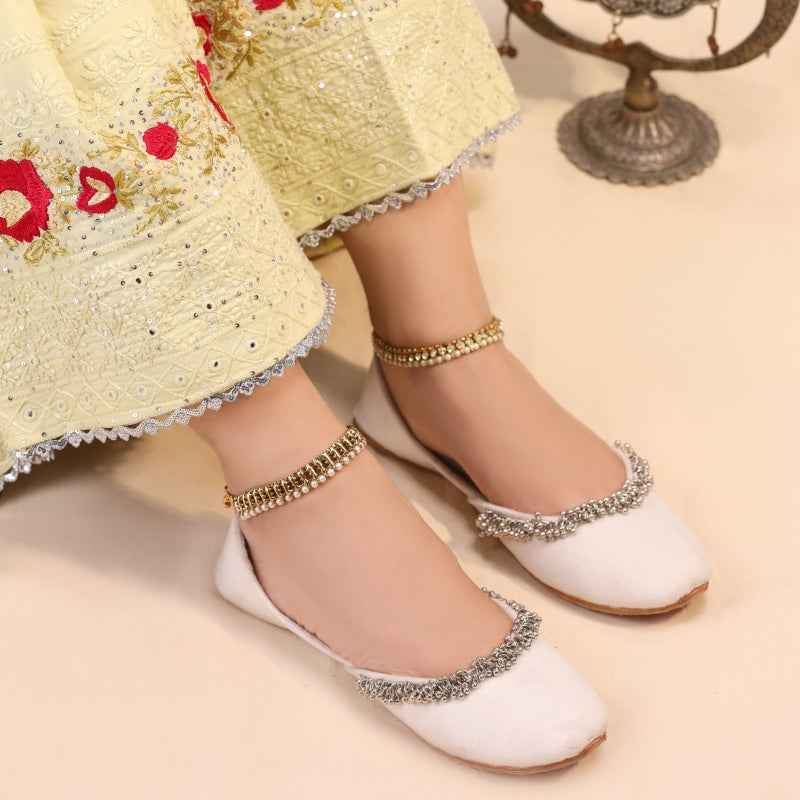 JootiShooti - Beaded Halo White Khussa For Women