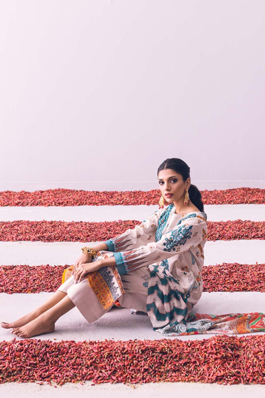 Oaks - Dynasty 3 Piece Lawn Embroidered - Studio by TCS