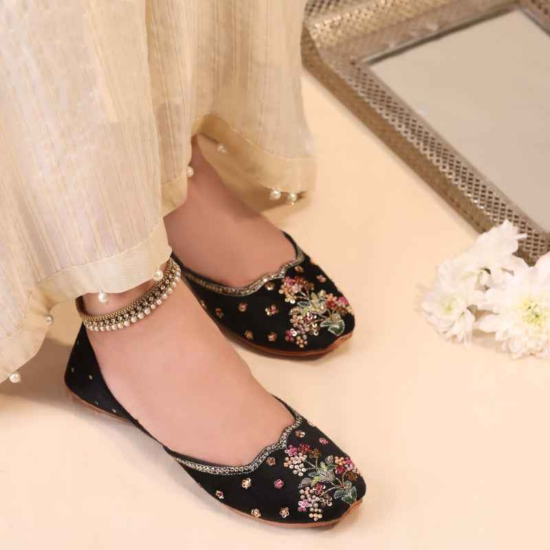 JootiShooti - Ombre Oasis Black Khussa For Women