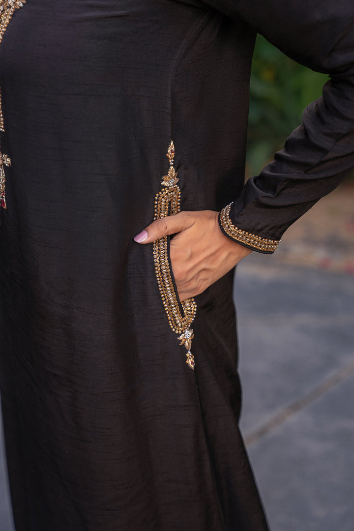 Alishba Kashif - Shahnoor Silk Kaftan For Women - Black - 1 Piece