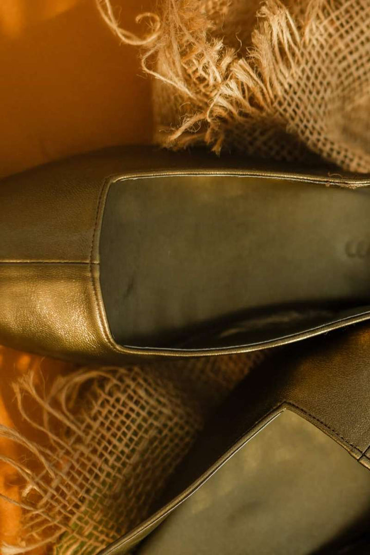 Basic by Chapter 13 - Sandals | Bare Point For Women - Metallic Olive