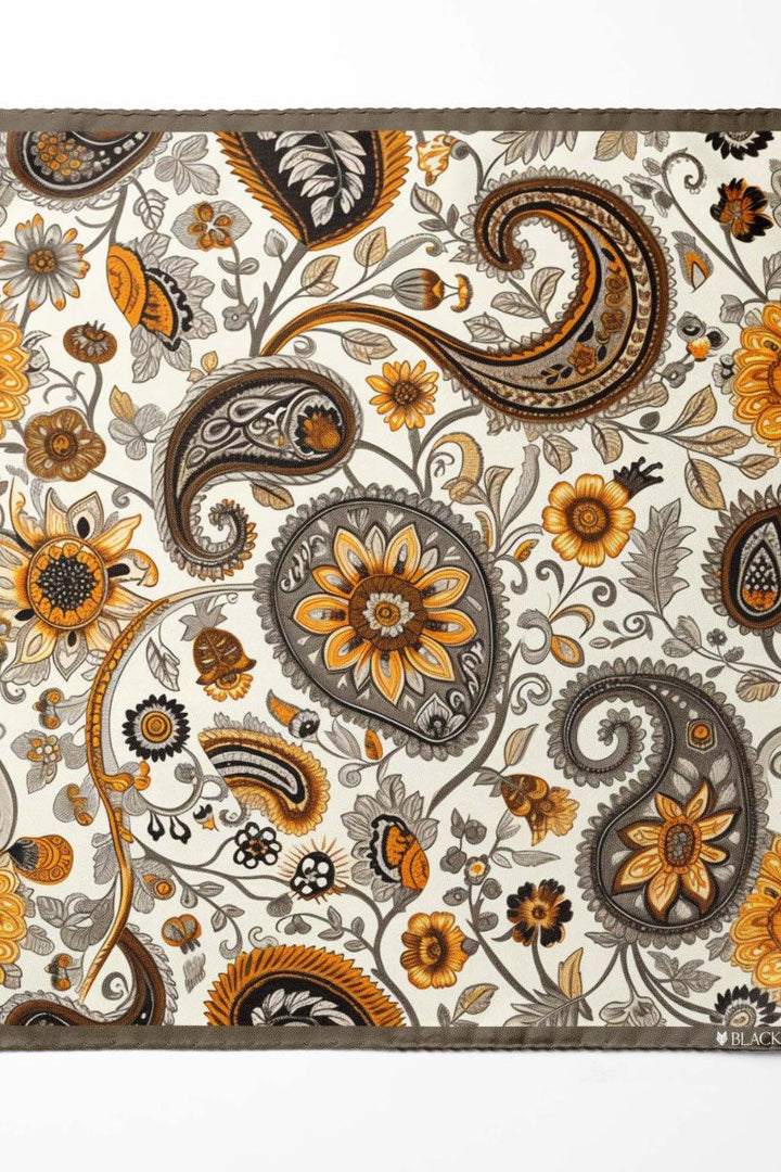 Black Wolf - A DITSY PAISLEY SILK ASCOT - Off White - 1 Piece