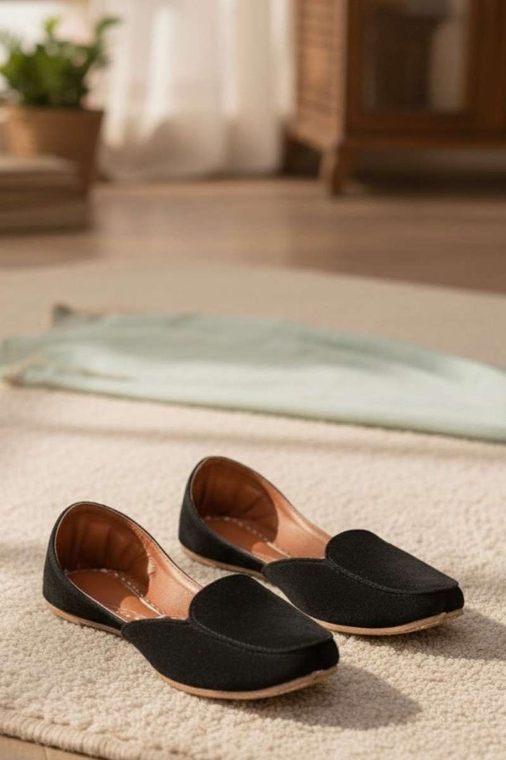 Hemo Handicraft - Blackberry Loafer Khussa - Velvet