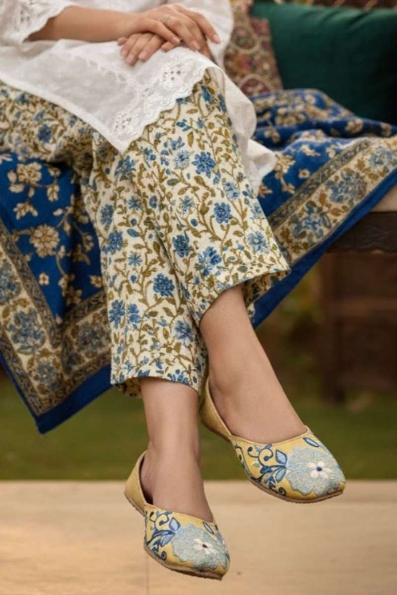 Hemo Handicraft - BlueBird Khussa - Yellow