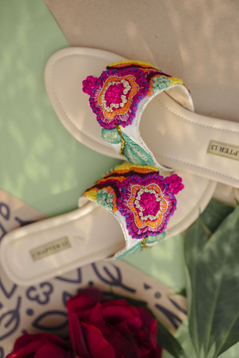 CHAPTER 13 - Laado Raani - Multi - Chappals - 19213