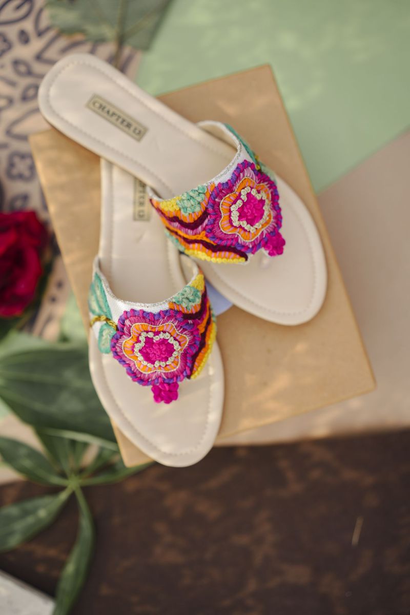 CHAPTER 13 - Laado Raani - Multi - Chappals - 19213