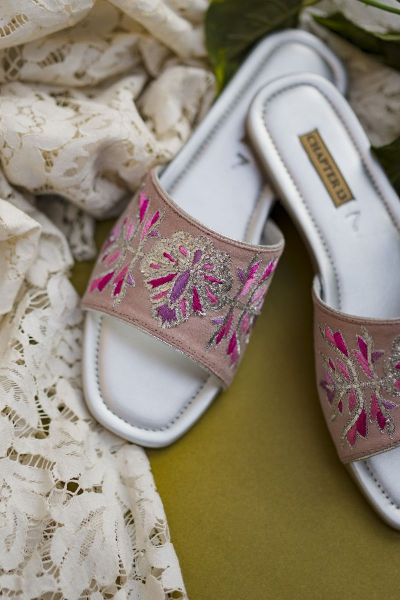 CHAPTER 13 - Nazneen - Baby Pink - Slides