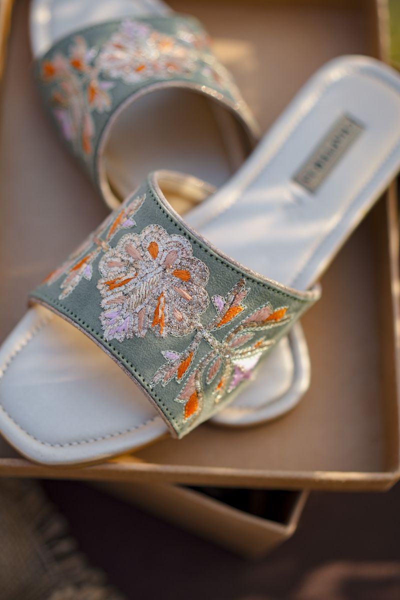 CHAPTER 13 - Nazneen - Sage Green - Slides