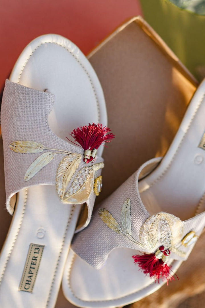 CHAPTER 13 - Sonehri Patti - Beige - Chappals