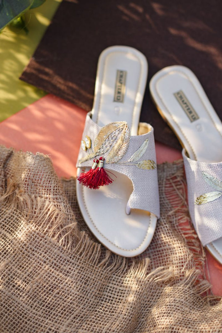 CHAPTER 13 - Sonehri Patti - Beige - Chappals