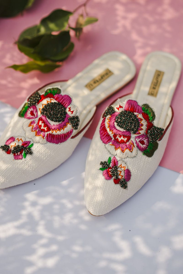 Chapter 13 - Red Rose - White - Mule