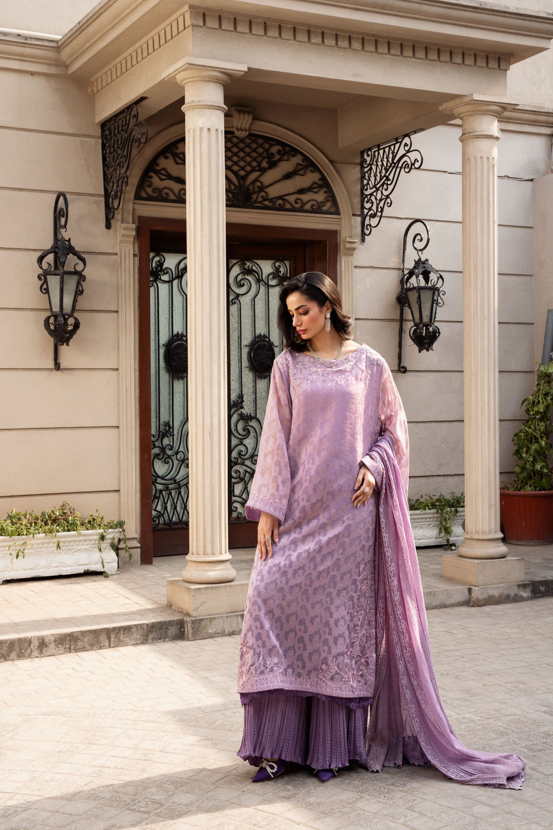 Nilofer Shahid - Mahveen - Studio by TCS