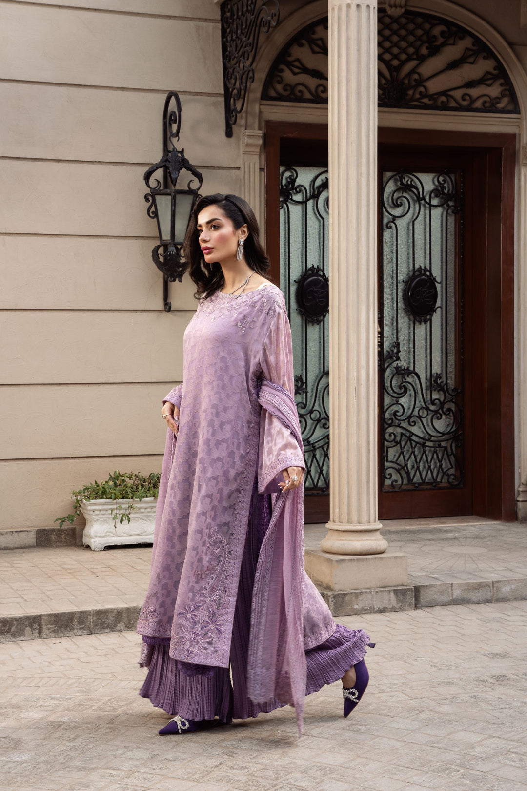 Nilofer Shahid - Mahveen - Studio by TCS