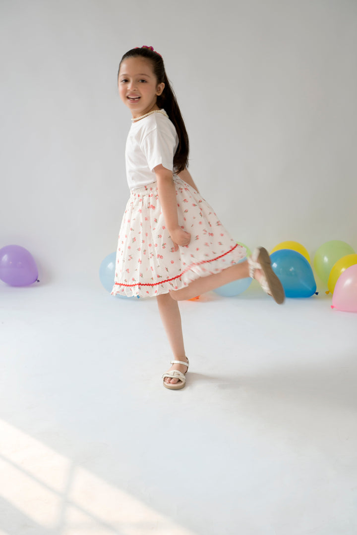 Hummingbirds - Rosebud Bouncy Skirt - Cotton Lawn - Red & White - 1 Piece