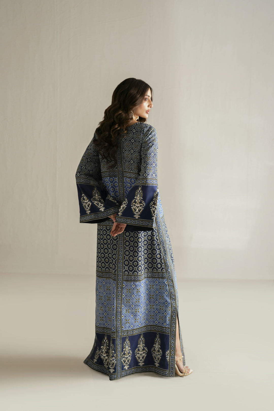 Shehrnaz - Pure Medium Silk Indigo Heritage Suit

 For Women - Navy Blue - Studio by TCS