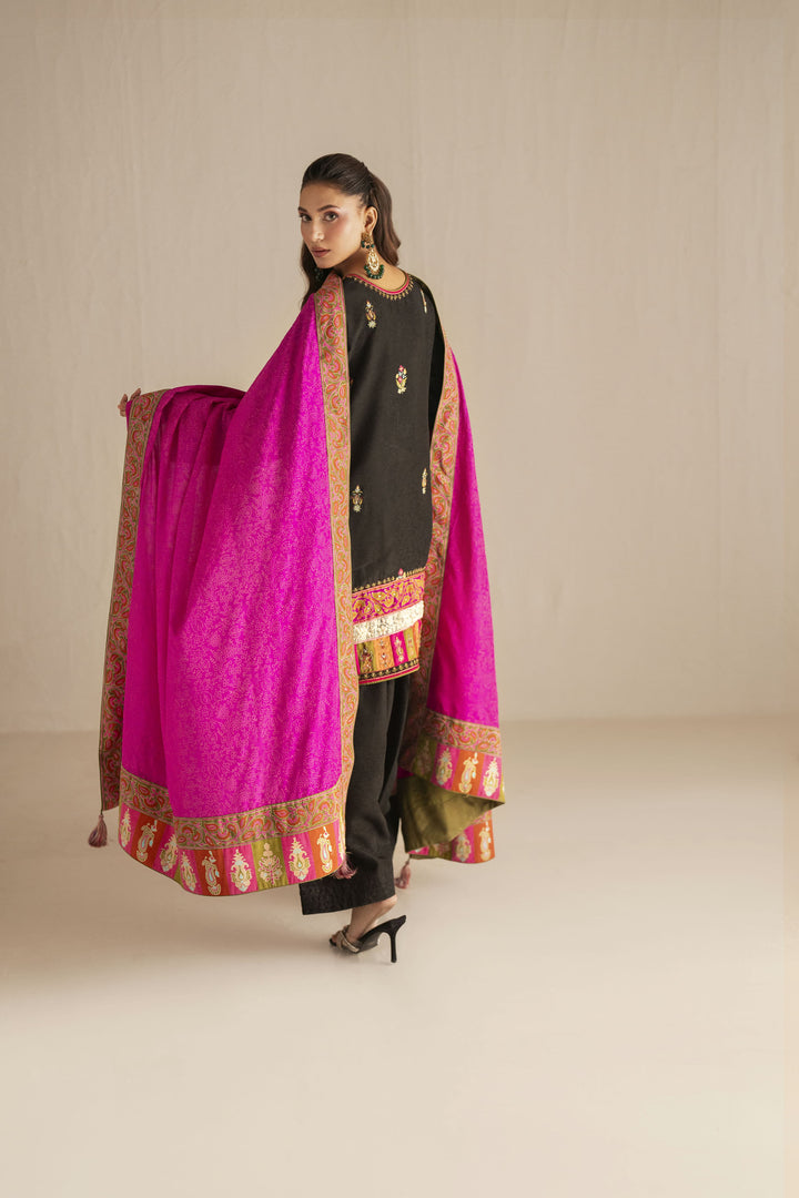 Shehrnaz - Russain Silk Onyx Fuchsia Drape Set For Women - Black