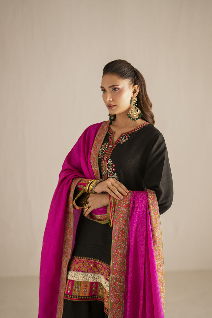 Shehrnaz - Russain Silk Onyx Fuchsia Drape Set For Women - Black