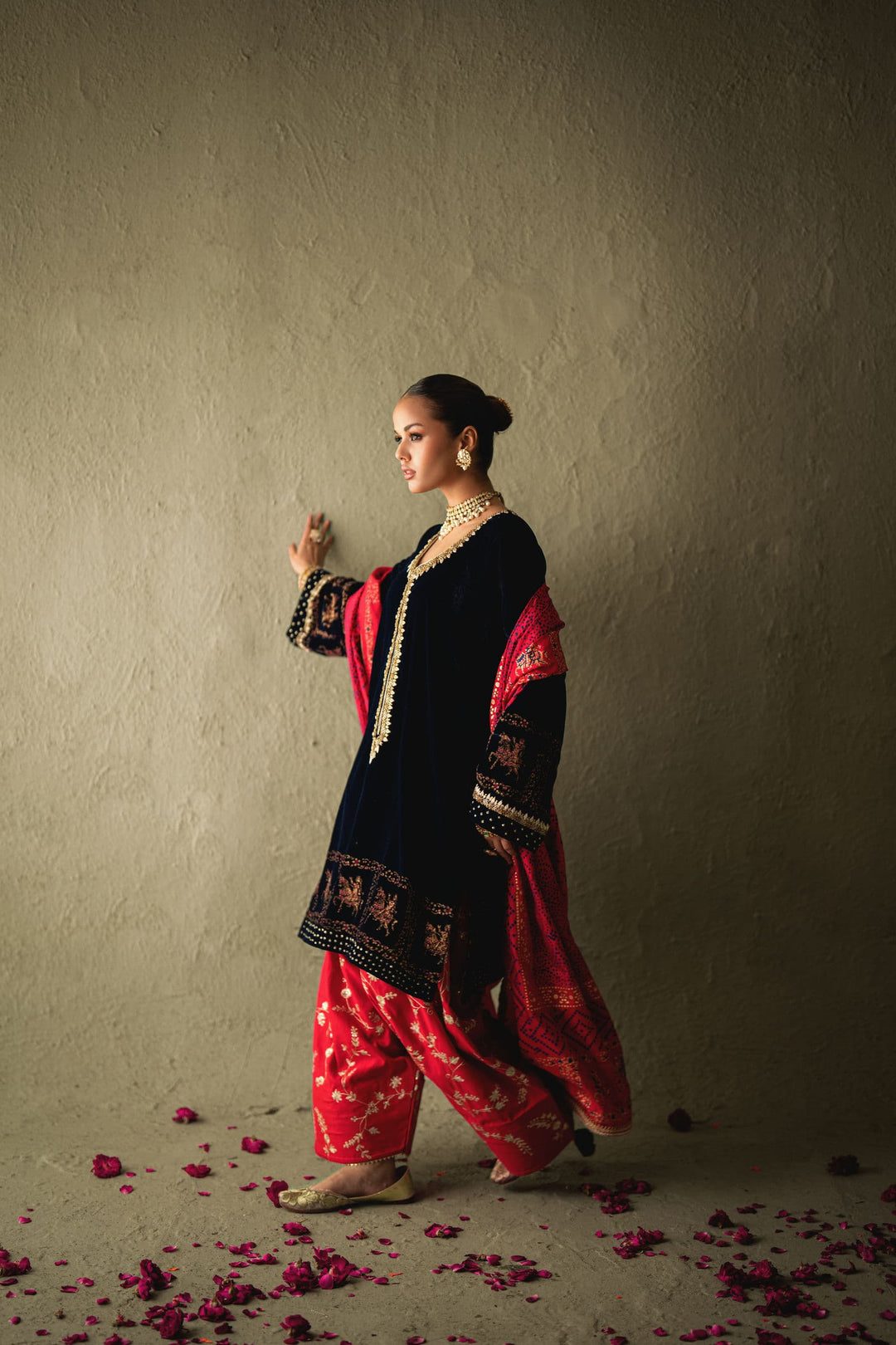 Shehrnaz - Nerina Navy Velvet Farshi Set - SHK-1597 - Navy blue - velvet - 3 Piece