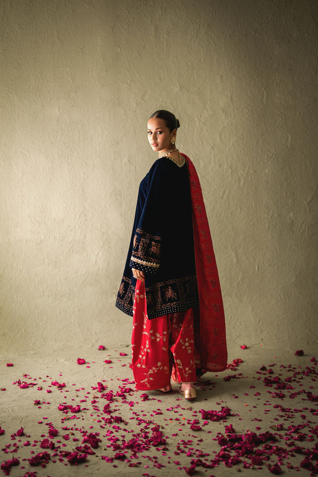 Shehrnaz - Nerina Navy Velvet Farshi Set - SHK-1597 - Navy blue - velvet - 3 Piece