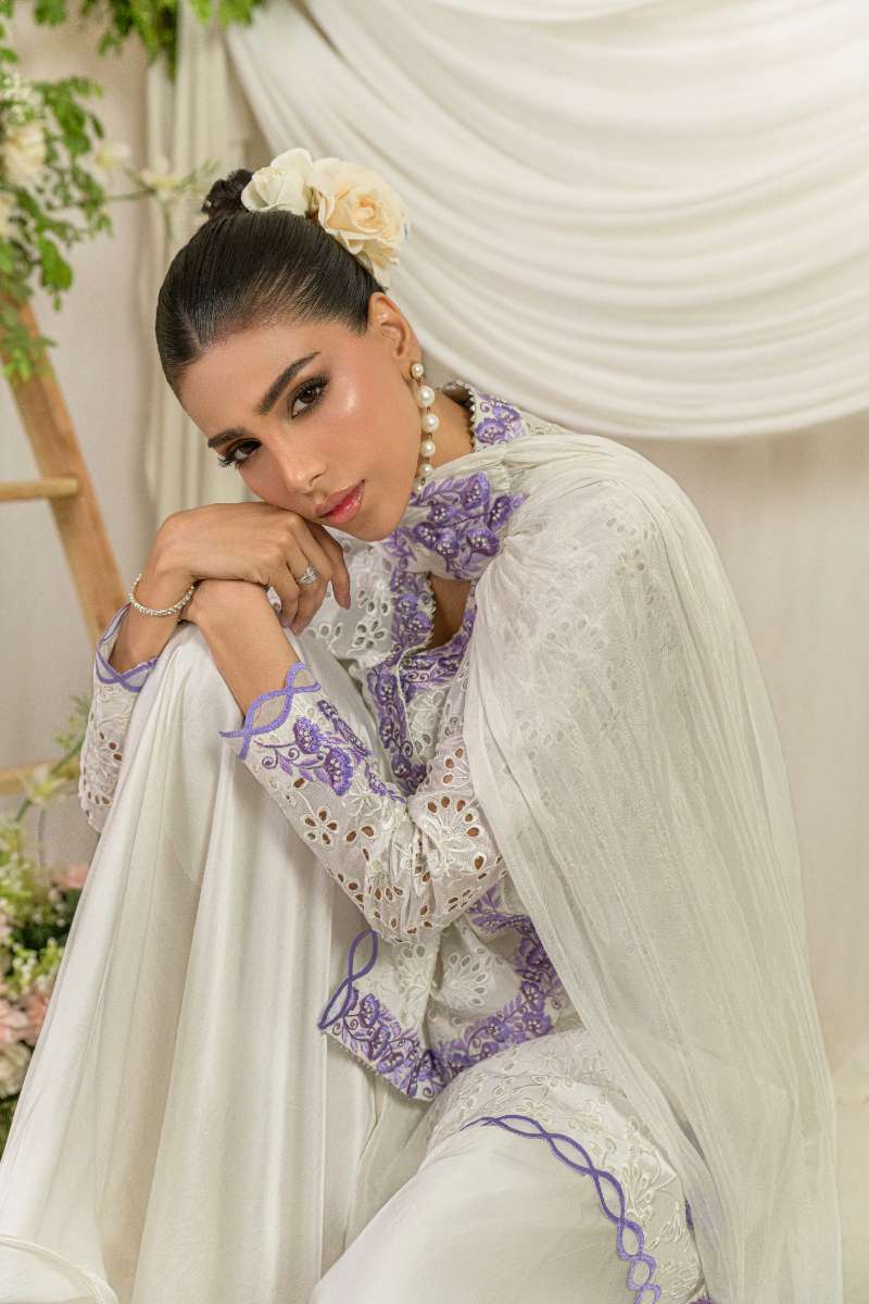 Alishba Kashif - Elan Blanc  - White - Viscose Silk - 3 Piece