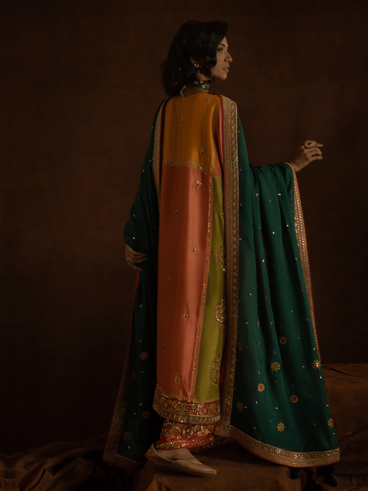Sanam Chaudhri Jahanray Brown 2 Piece