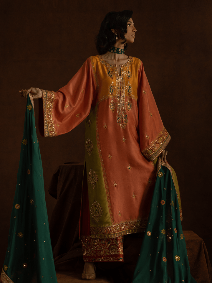 Sanam Chaudhri Jahanray Brown 2 Piece