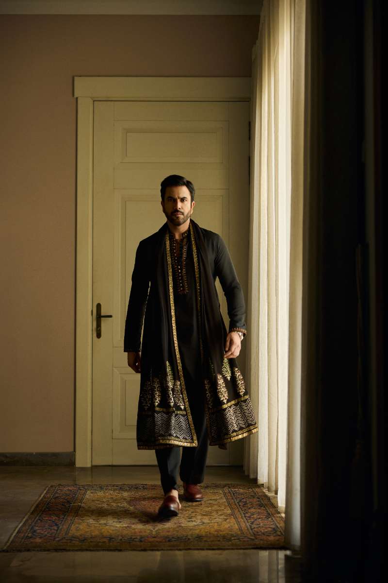 Deepak Perwani - Fine Smooth Kurta Pajama For Men - Black - 2 Piece
