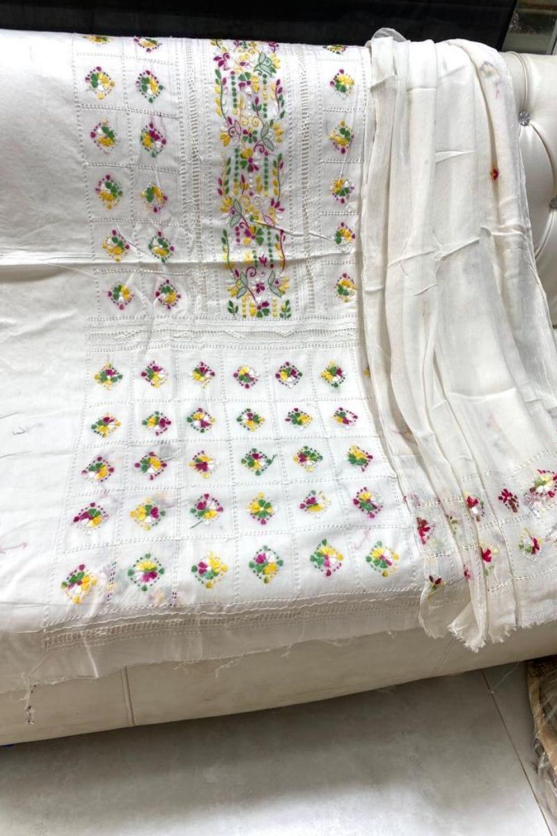Designs By Amina - Hand Embroidered Lawn 3 Piece - 05