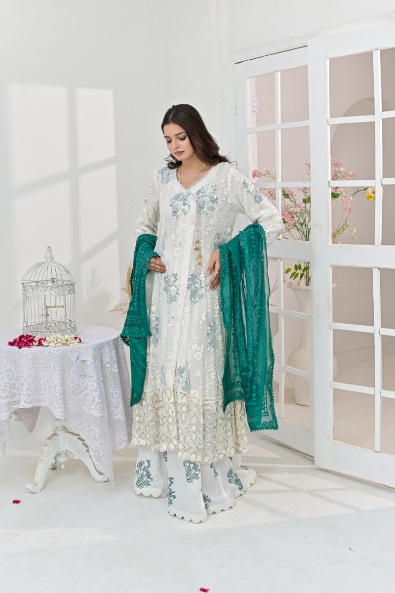 Pakistani Dresses for Women in the USA Page 18 Studio by TCS Pakistani Dresses for Women in the USA Page 18 Studio by TCS