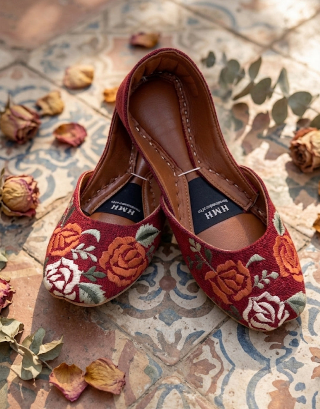 Hemo Handicraft - Floral Bliss Khussa For Women - Red