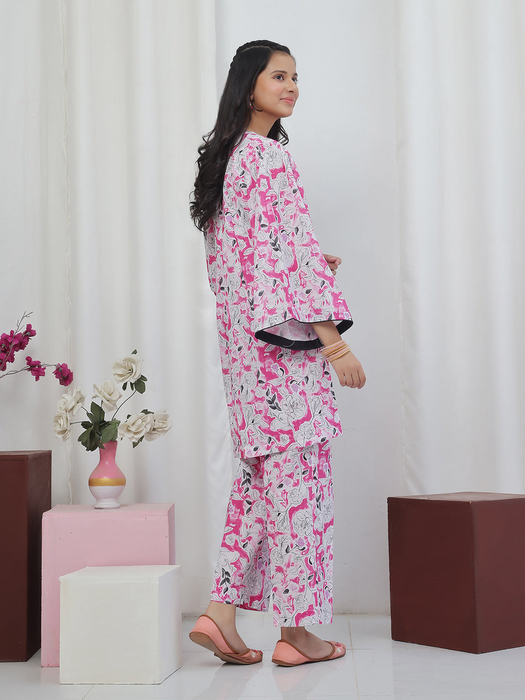 Oaks Printed Lawn Co-ord set Atishi 2 Piece