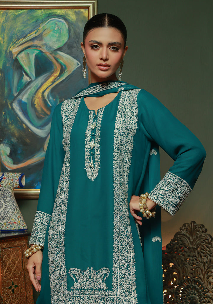 Huma Adnan afina Suit Red 3 Piece