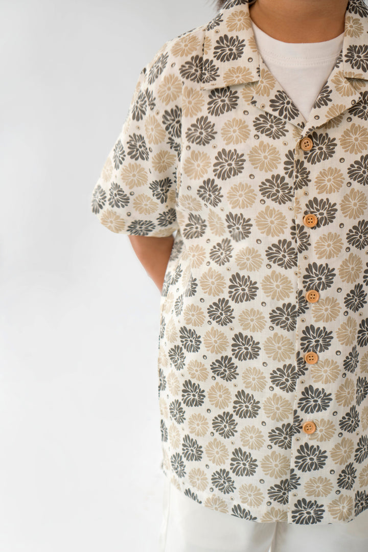 Hummingbirds - Sand &amp; Sage Bloom Cuban Collar Shirt - Linen - 1 Piece