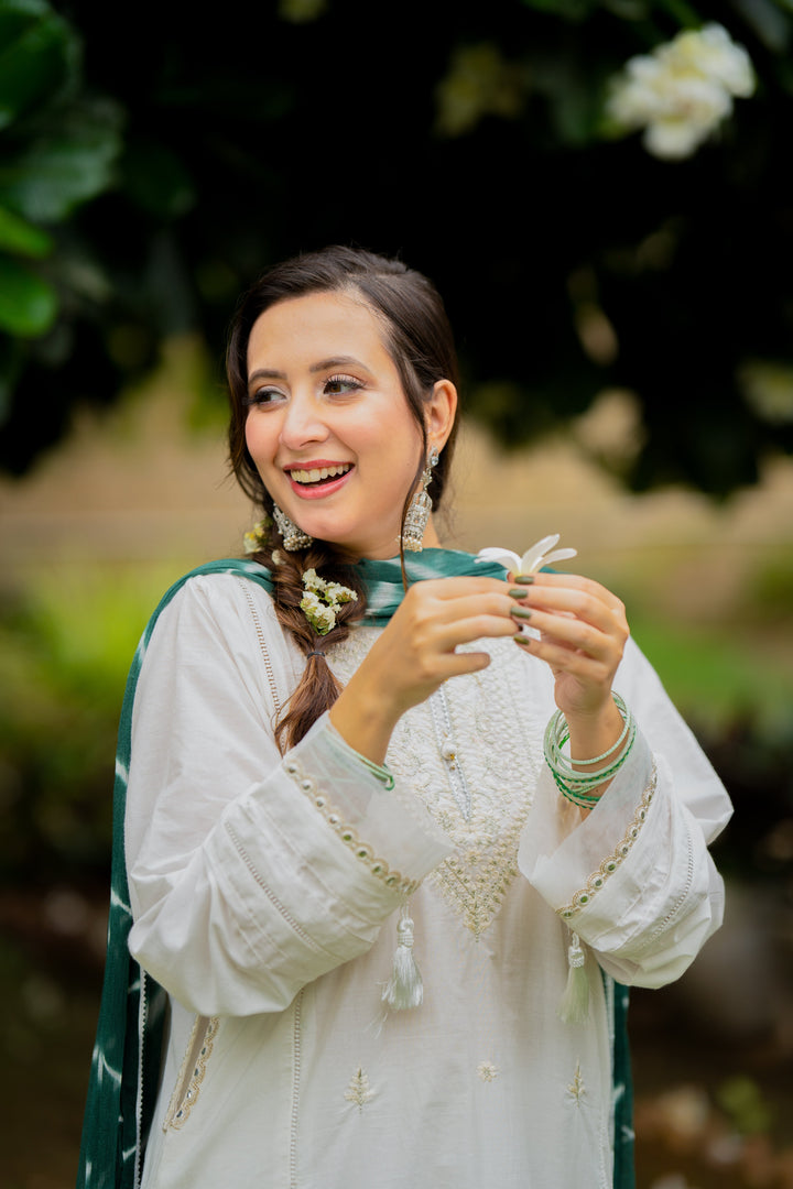 Omal by Komal - SEHAR ( Kurta & Dupatta ) - White - Lawn & Chiffon - 2 Piece