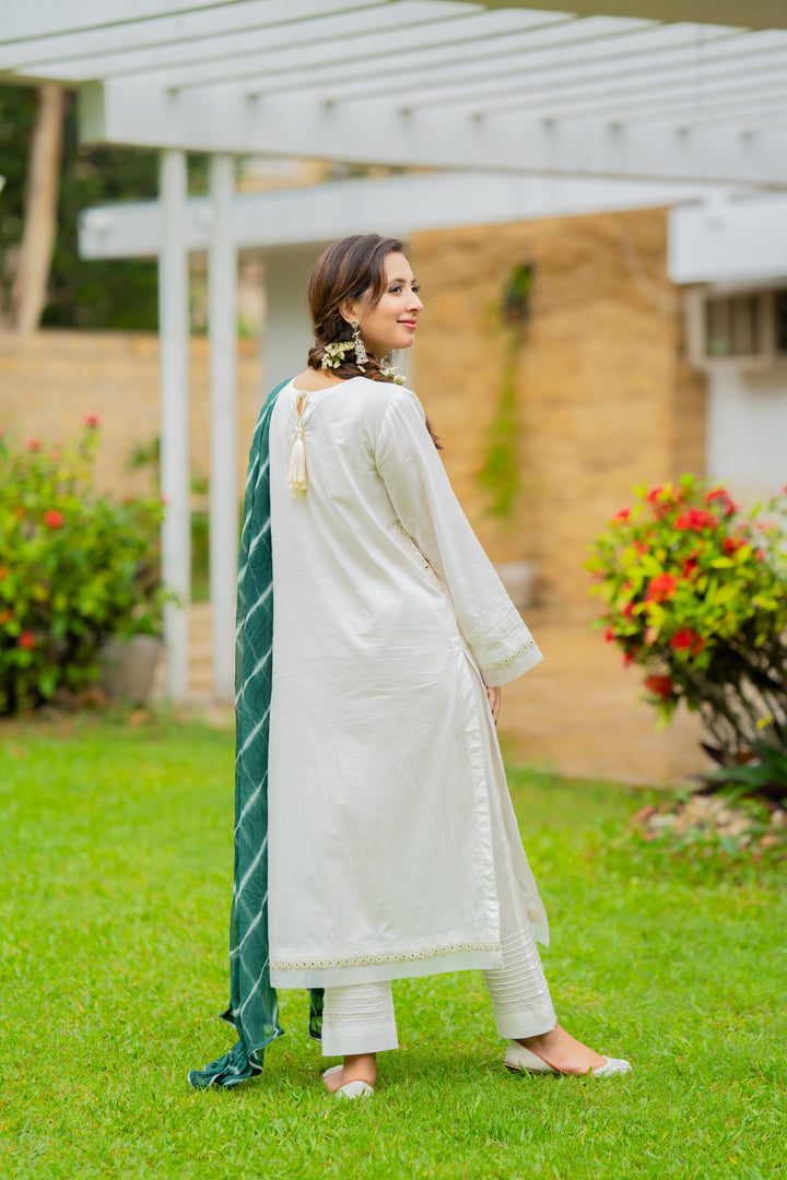 Omal by Komal - SEHAR ( Kurta & Dupatta ) - White - Lawn & Chiffon - 2 Piece
