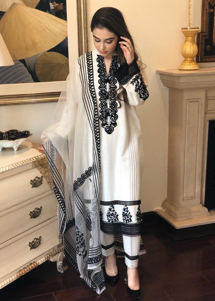 Irum Ghani Trends - Bumblee - White & Black - 3 Piece - Karandi