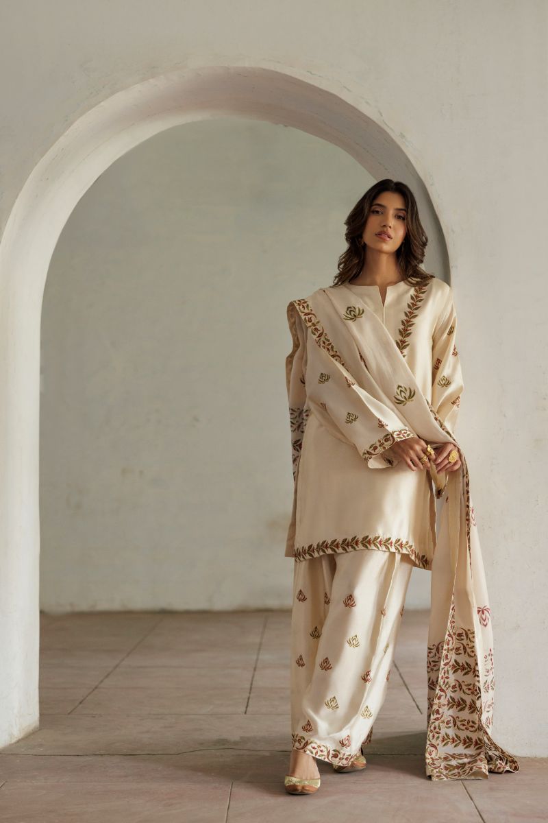 Pakistani Dresses for Women in the USA Studio by TCS Pakistani Dresses for Women in the USA Studio by TCS