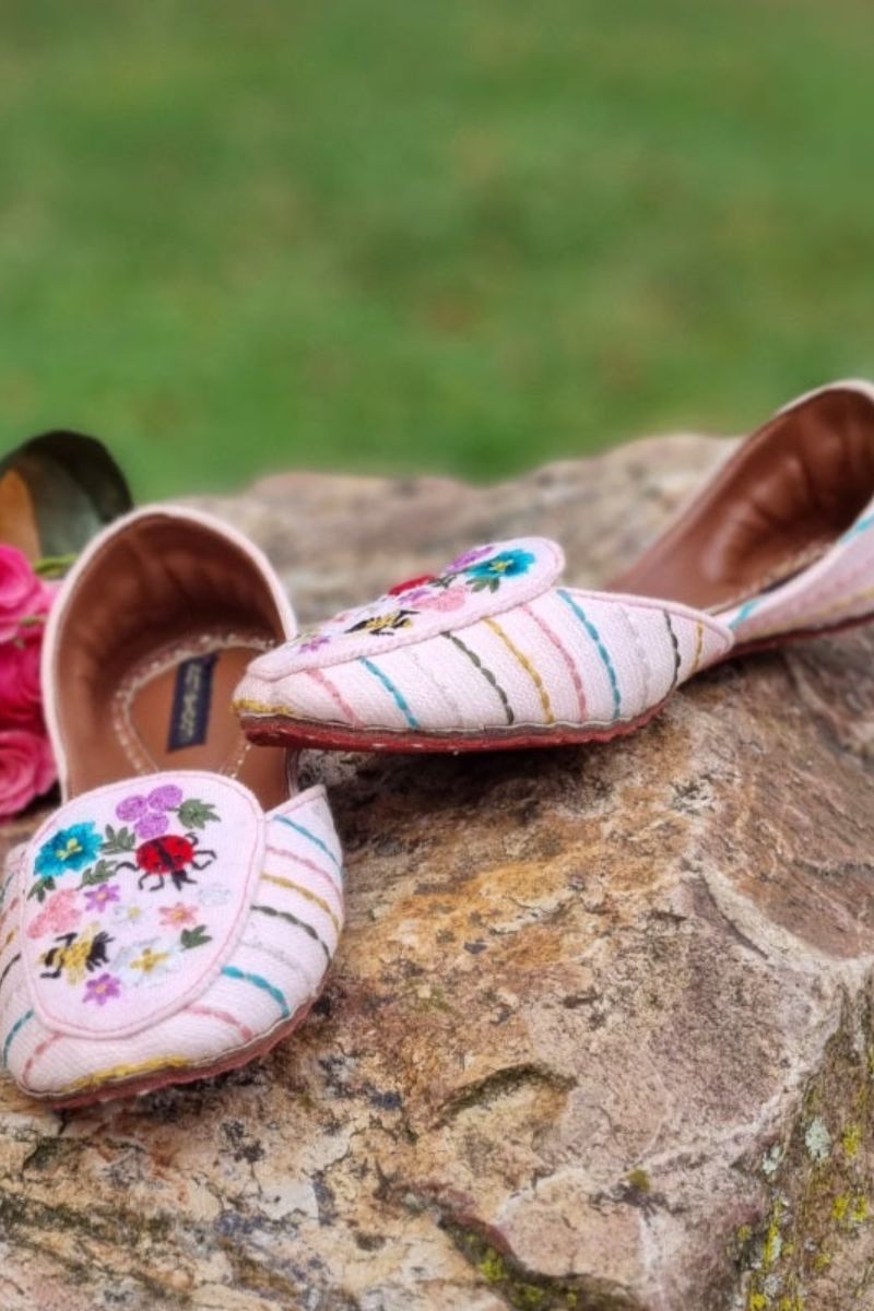 JootiShooti - Bug Me Not - Baby Pink - Khussa