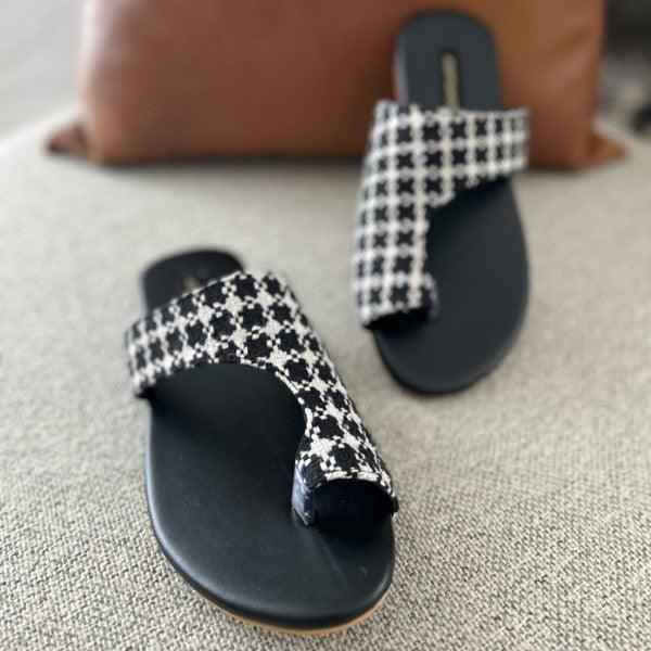 JootiShooti - Classic Houndstooth Slides