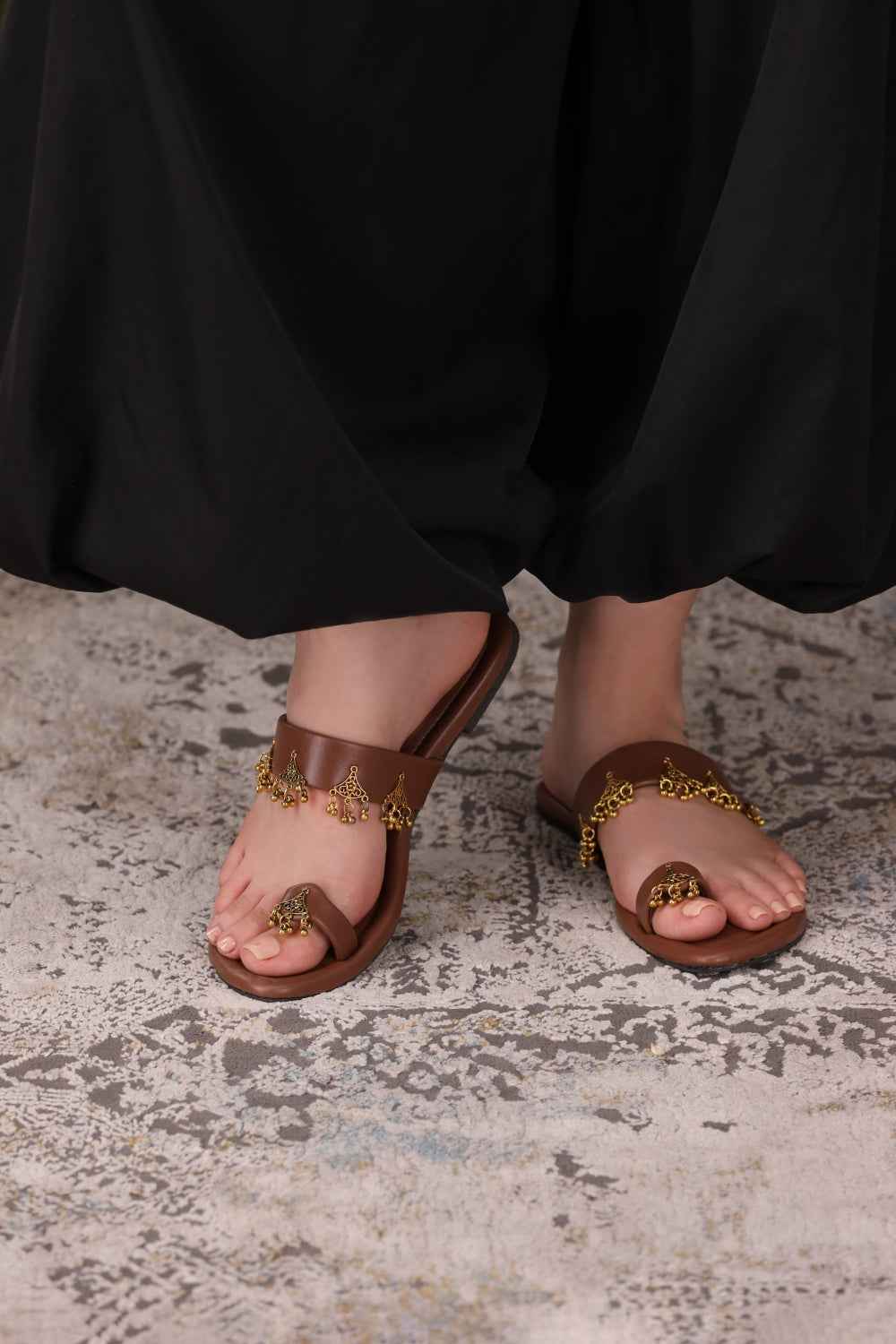 JootiShooti - Nauratan Brown Kolhapuri For Women