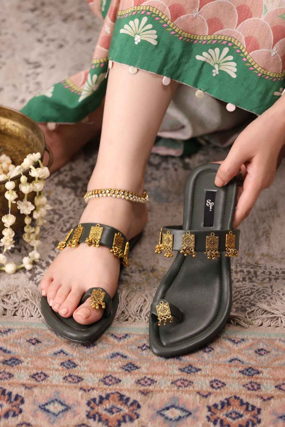 JootiShooti - Nauratan Dark Olive Kolhapuri For Women