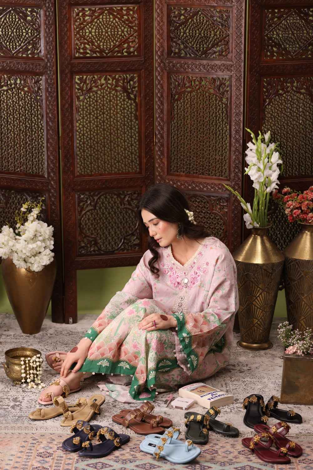 JootiShooti - Nauratan Maroon Kolhapuri For Women