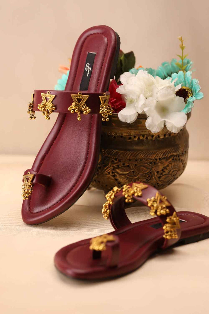 JootiShooti - Nauratan Maroon Kolhapuri For Women